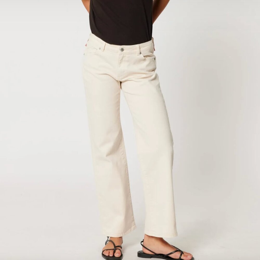 ROLLA'S - Cream Straight Leg Jean (Size 29 - fits like US 6)